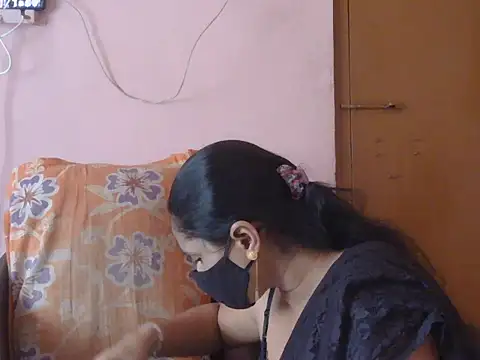 Snapshot of itsabika chatting on April 24, 8:28 am itsabika online show from April 24, 8:28 am