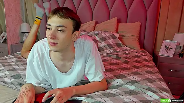 FelixCurtis online show from September 14, 7:13 pm
