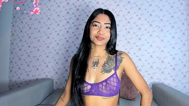 Snapshot of Alykass chatting on April 15, 10:43 pm Alykass online show from April 15, 10:43 pm