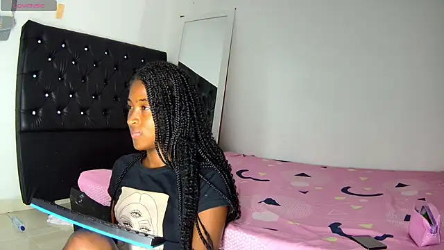 shantall ebony1 online show from November 8, 9:20 am