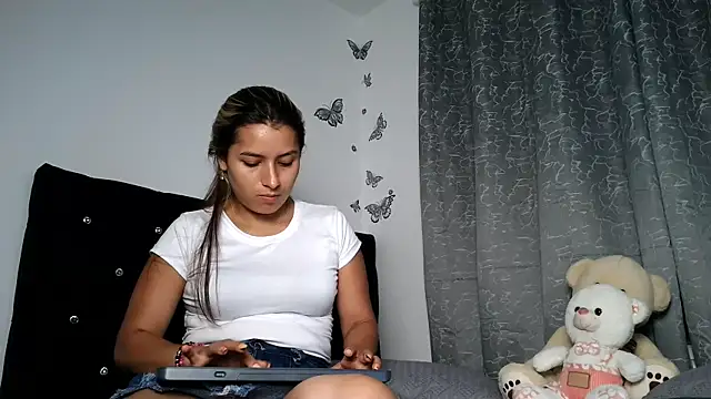 abella-lemus online show from December 15, 12:15 am