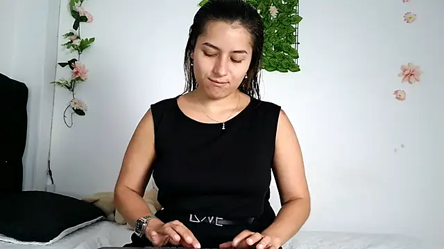 Snapshot of abella-lemus chatting on February 28, 6:53 pm abella-lemus online show from February 28, 6:53 pm