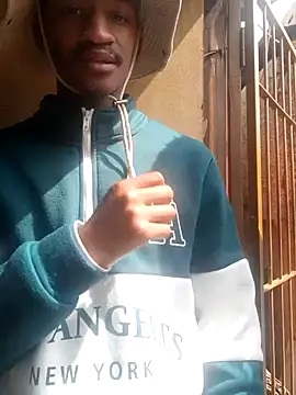 Snapshot of gemini_loops chatting on November 10, 12:15 pm gemini loops online show from November 10, 12:15 pm