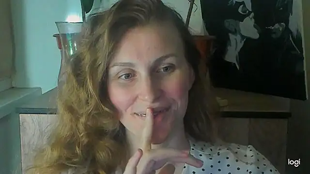 JuliaMuuun online show from May 19, 8:48 pm