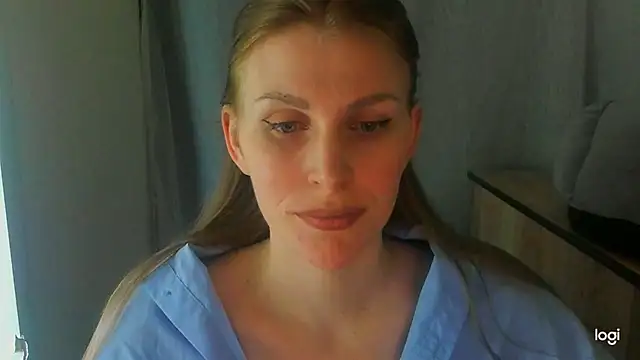 JuliaMuuun online show from June 8, 8:31 pm