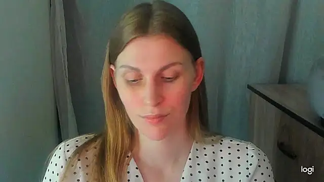 JuliaMuuun online show from June 26, 9:30 pm