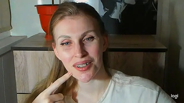JuliaMuuun online show from July 10, 9:39 pm