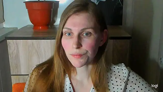 JuliaMuuun online show from July 13, 7:49 pm