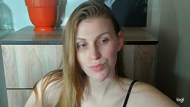 JuliaMuuun online show from July 14, 9:09 pm