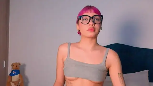 Snapshot of angelinhaaa chatting on December 22, 1:35 am angelinhaaa online show from December 22, 1:35 am