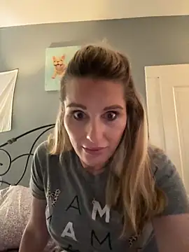 BaddieBossXX2 online show from November 16, 1:06 pm