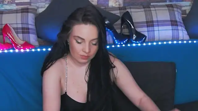 Snapshot of GrayLunna chatting on March 18, 4:48 am GrayLunna online show from March 18, 4:48 am