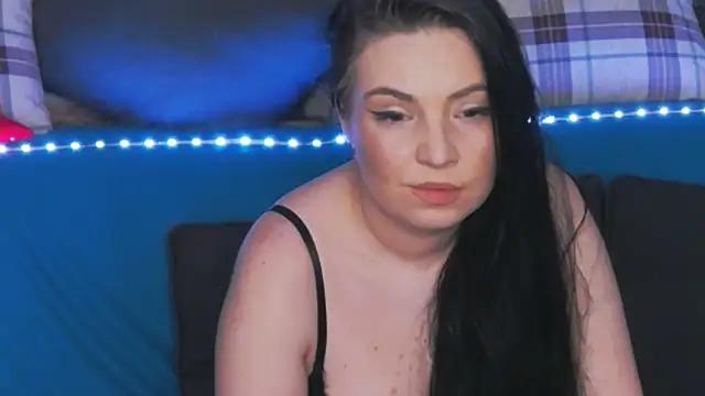 Snapshot of GrayLunna chatting on March 21, 8:19 am GrayLunna online show from March 21, 8:19 am