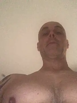 Snapshot of Andremann69 chatting on February 18, 11:06 am Andremann69 online show from February 18, 11:06 am