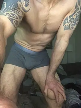 Snapshot of Andremann69 chatting on February 28, 11:39 pm Andremann69 online show from February 28, 11:39 pm