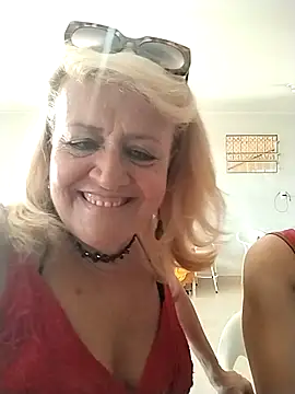 Snapshot of Bellapotencia1985 chatting on March 16, 12:31 pm Bellapotencia1985 online show from March 16, 12:31 pm