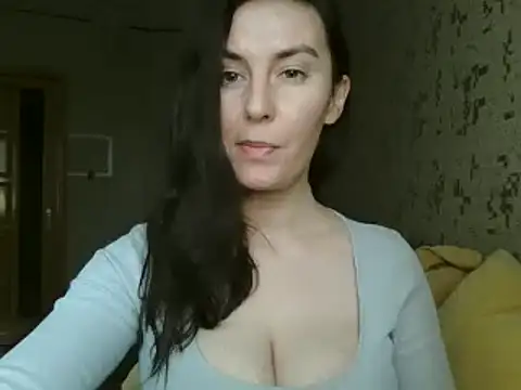 Snapshot of KatalinaQE chatting on October 2, 7:48 am KatalinaQE online show from October 2, 7:48 am