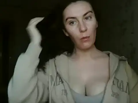 Snapshot of KatalinaQE chatting on October 8, 5:05 am KatalinaQE online show from October 8, 5:05 am