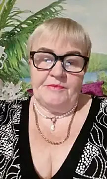 Snapshot of VioletSweet5566 chatting on October 4, 3:32 pm VioletSweet5566 online show from October 4, 3:32 pm