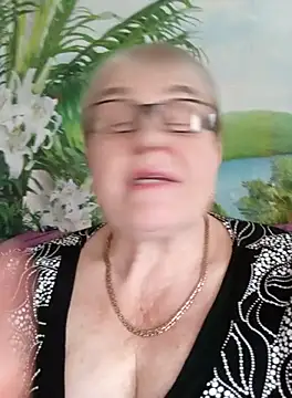 Snapshot of VioletSweet5566 chatting on October 6, 1:19 pm VioletSweet5566 online show from October 6, 1:19 pm