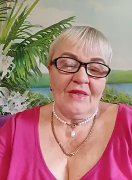 Snapshot of VioletSweet5566 chatting on October 10, 10:36 am VioletSweet5566 online show from October 10, 10:36 am