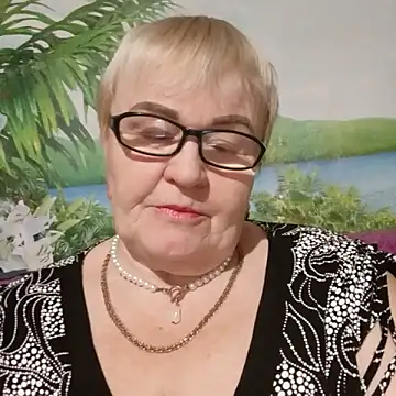 Snapshot of VioletSweet5566 chatting on October 18, 3:35 pm VioletSweet5566 online show from October 18, 3:35 pm