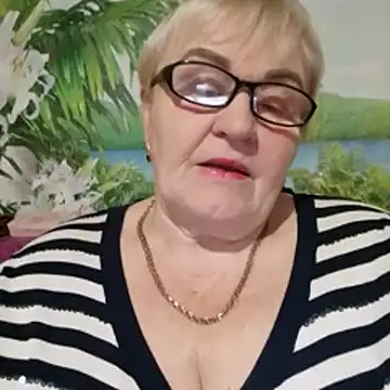 Snapshot of VioletSweet5566 chatting on October 19, 1:34 pm VioletSweet5566 online show from October 19, 1:34 pm