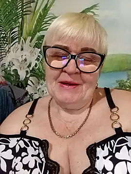 Snapshot of VioletSweet5566 chatting on February 14, 7:27 am VioletSweet5566 online show from February 14, 7:27 am