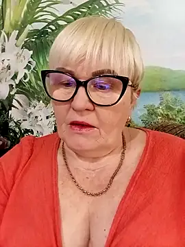 Snapshot of VioletSweet5566 chatting on February 16, 8:10 am VioletSweet5566 online show from February 16, 8:10 am