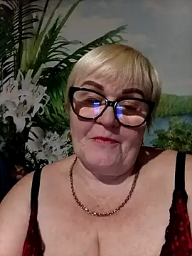 Snapshot of VioletSweet5566 chatting on February 16, 8:16 pm VioletSweet5566 online show from February 16, 8:16 pm