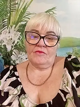 Snapshot of VioletSweet5566 chatting on February 19, 8:21 am VioletSweet5566 online show from February 19, 8:21 am