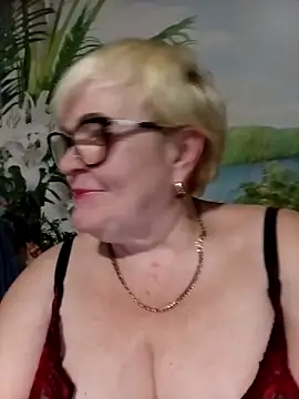 Snapshot of VioletSweet5566 chatting on February 24, 7:12 pm VioletSweet5566 online show from February 24, 7:12 pm