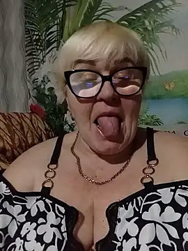 Snapshot of VioletSweet5566 chatting on March 13, 5:41 pm VioletSweet5566 online show from March 13, 5:41 pm