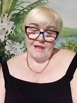 Snapshot of VioletSweet5566 chatting on March 17, 6:33 pm VioletSweet5566 online show from March 17, 6:33 pm