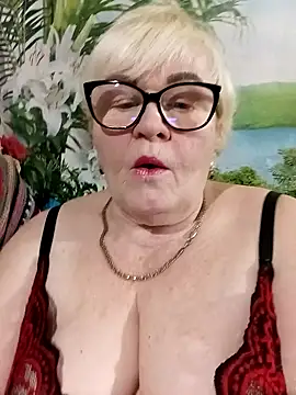 Snapshot of VioletSweet5566 chatting on March 18, 7:28 pm VioletSweet5566 online show from March 18, 7:28 pm