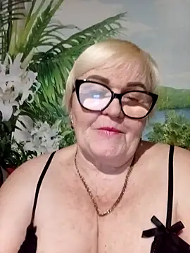 Snapshot of VioletSweet5566 chatting on March 19, 5:50 pm VioletSweet5566 online show from March 19, 5:50 pm