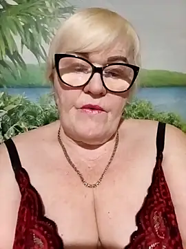 Snapshot of VioletSweet5566 chatting on March 25, 10:05 pm VioletSweet5566 online show from March 25, 10:05 pm