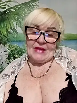 Snapshot of VioletSweet5566 chatting on March 26, 6:35 pm VioletSweet5566 online show from March 26, 6:35 pm