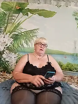 VioletSweet5566 online show from July 12, 6:15 am