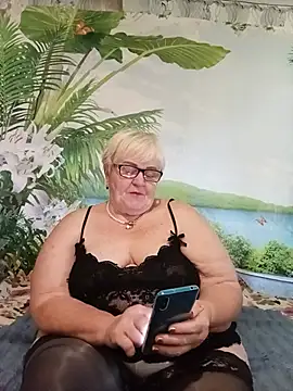 VioletSweet5566 online show from July 18, 7:56 am