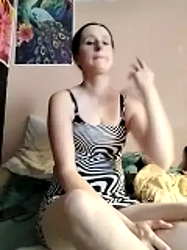 Snapshot of HardCouple33 chatting on May 23, 6:23 pm HardCouple33 online show from May 23, 6:23 pm