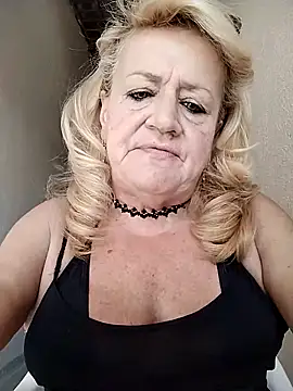 Snapshot of Belladama61 chatting on September 21, 10:39 am Belladama61 online show from September 21, 10:39 am