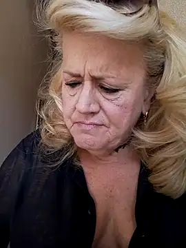 Snapshot of Belladama61 chatting on September 23, 11:35 am Belladama61 online show from September 23, 11:35 am