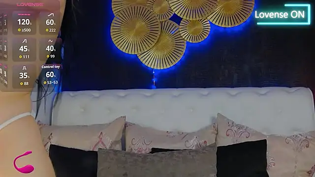 Snapshot of BellaKarma chatting on February 27, 9:31 am BellaKarma online show from February 27, 9:31 am