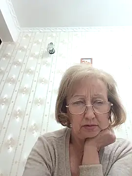 AlikaSwan5821 online show from September 27, 6:35 pm