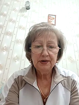 AlikaSwan5821 online show from December 18, 1:28 pm