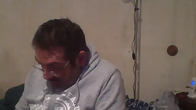 Snapshot of Jouons-ensembles2 chatting on December 2, 10:38 pm Jouons-ensembles2 online show from December 2, 10:38 pm