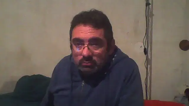 Snapshot of Jouons-ensembles2 chatting on December 20, 9:00 pm Jouons-ensembles2 online show from December 20, 9:00 pm