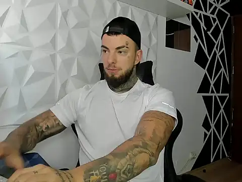 Snapshot of Chrisjordan66 chatting on October 25, 8:00 am Chrisjordan66 online show from October 25, 8:00 am