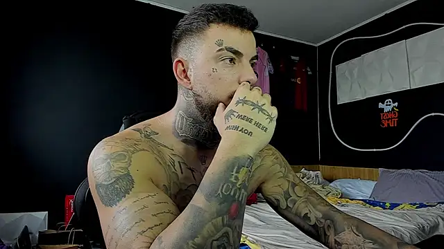 Snapshot of Chrisjordan66 chatting on December 2, 8:41 am Chrisjordan66 online show from December 2, 8:41 am